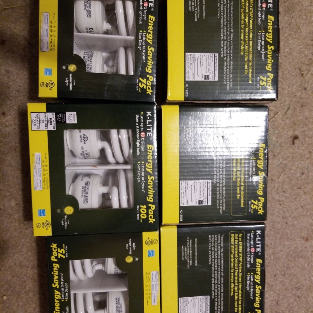 6 23 Watt (100 watt) soft white CFL w auto-sensor